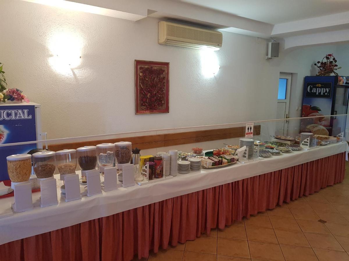 Pansion Komfor Moca Μακάρσκα Εξωτερικό φωτογραφία